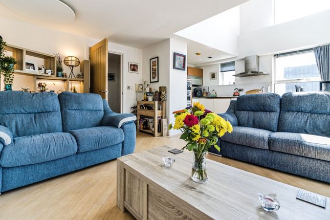 3-bed flat on Apartment 801, 51, Whitworth Street West, Manchester, £400,000