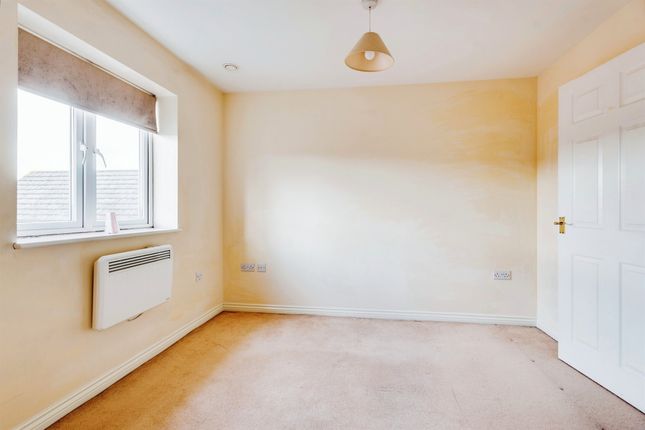 Flat for sale in Padstow Road, Swindon