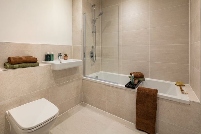 Flat for sale in Granville Road, Childs Hill, London