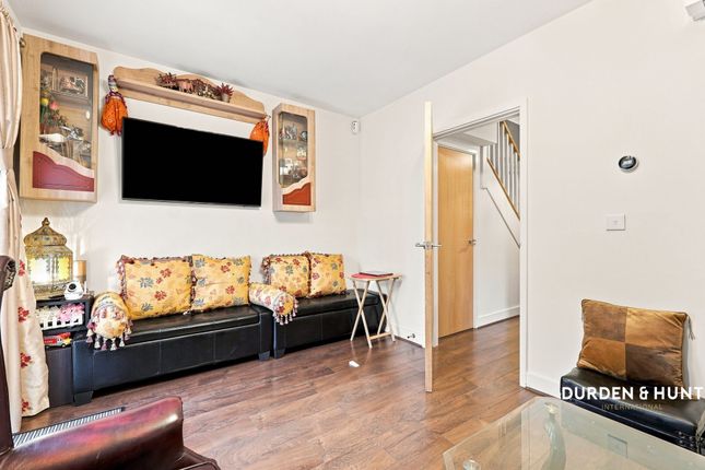 33 Reservoir Way, Ilford photo 3