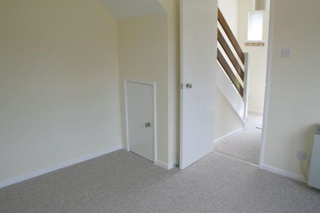 13 Field Close, Aylesbury photo 4