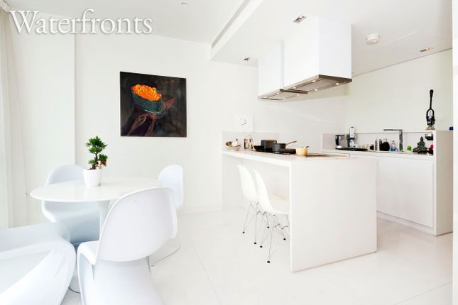 Flat 4103, 3, Pan Peninsula Square, London photo 4