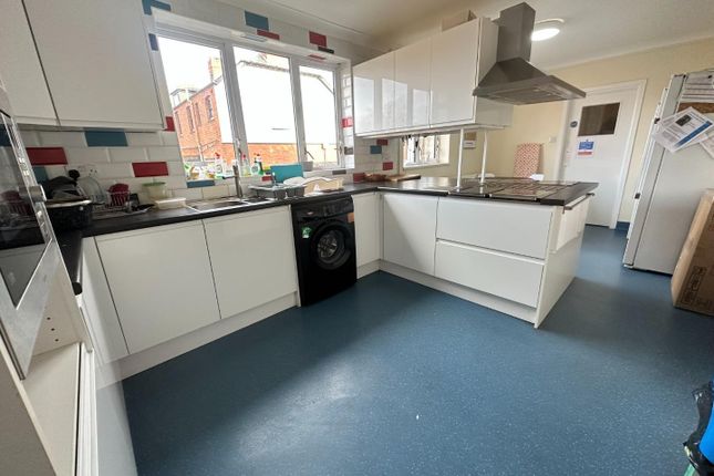 End terrace house for sale in Murray Road, Rugby