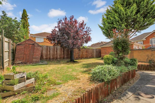 17, Carmarthen Way, Rushden photo 2