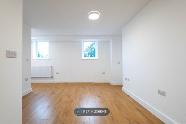 Thumbnail Studio to rent in Hanover House, London