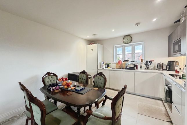 9, Ferard Corner, Bracknell photo 3
