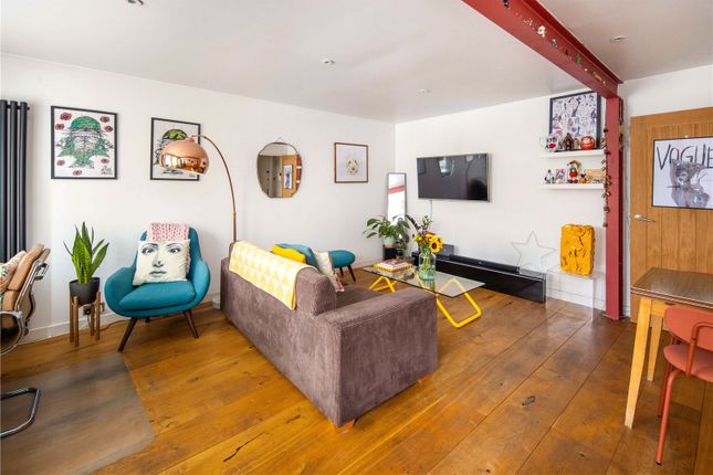 Flat for sale in Mile End Road, Stepney, London