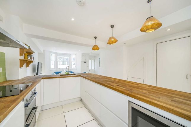 3, Argyll Close, London photo 4