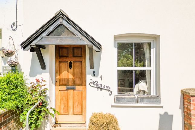 1, Wick Road, Wigginton, Tring photo 2