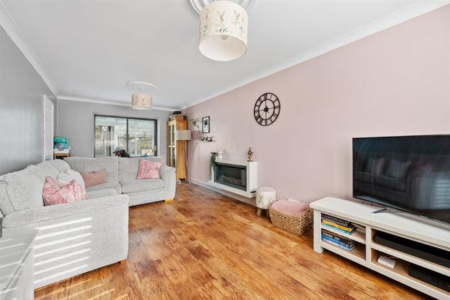 35, Larkwood Close, Larkwood Close, Kettering photo 4