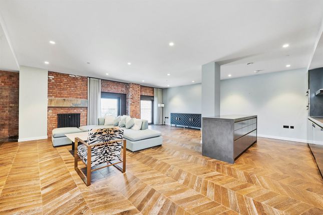 Thumbnail Flat to rent in Switch House West, Battersea Power Station