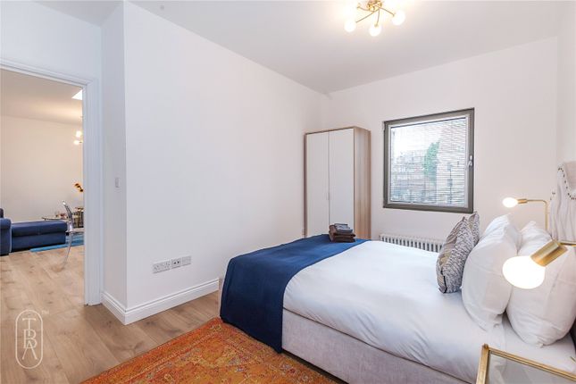 Flat for sale in Phoenix Road, London