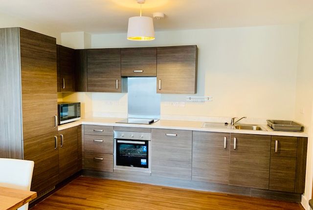 Apt 532, Salford photo 4