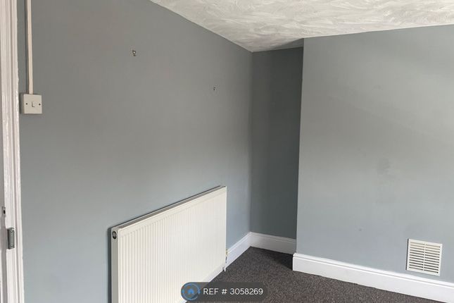 A St Edward St, Leek photo 3