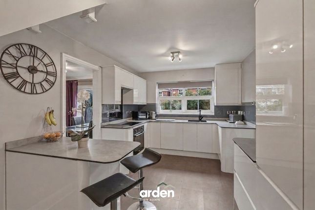 6 Corunna Close, Worcester photo 2