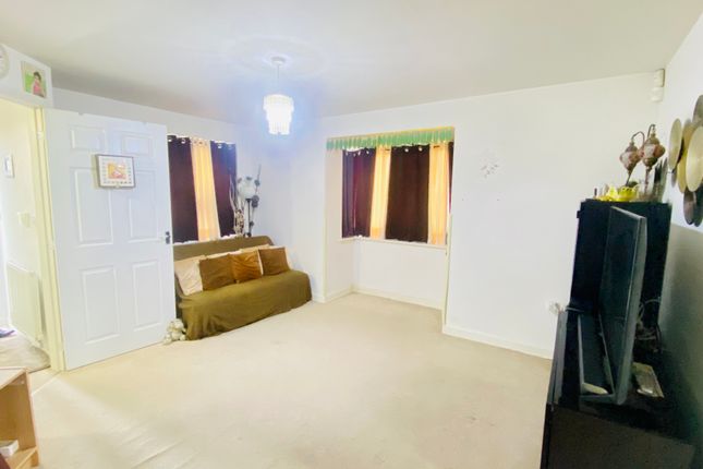 End terrace house to rent in Halcrow Avenue, Dartford
