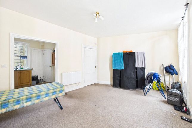 Middle Flat, 18, Church Street, Cornwall photo 3