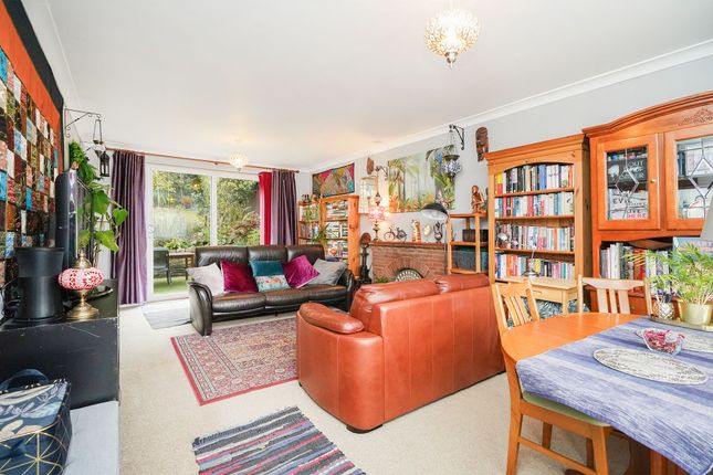 81 Westwick Crescent, Sheffield photo 2