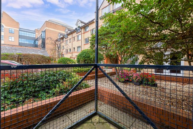 Flat 34, Jessop Court Ferry Street, Bristol photo 3
