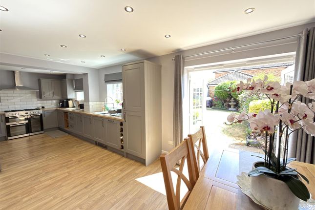 2, Elder Close, Beeston, Sandy photo 2