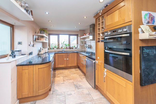 134 Hangingwater Road, Sheffield photo 4
