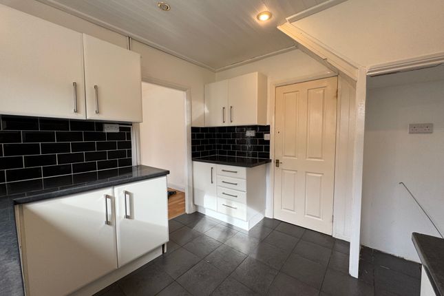18, Keats Avenue, GRANTHAM photo 3