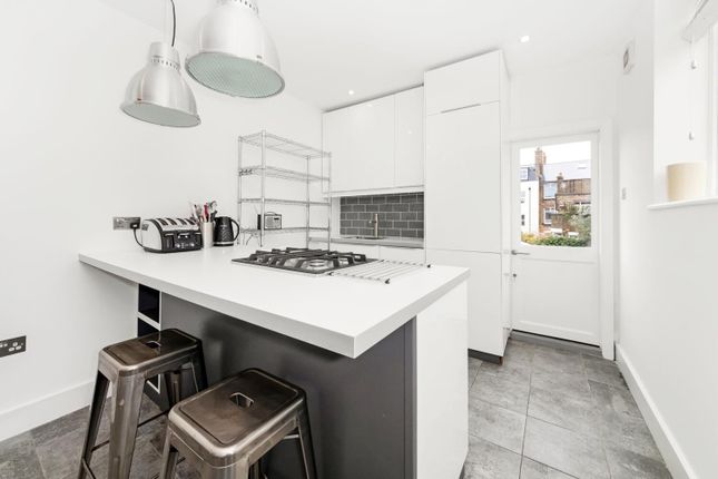 Thumbnail Flat for sale in Dunstans Grove, East Dulwich, London