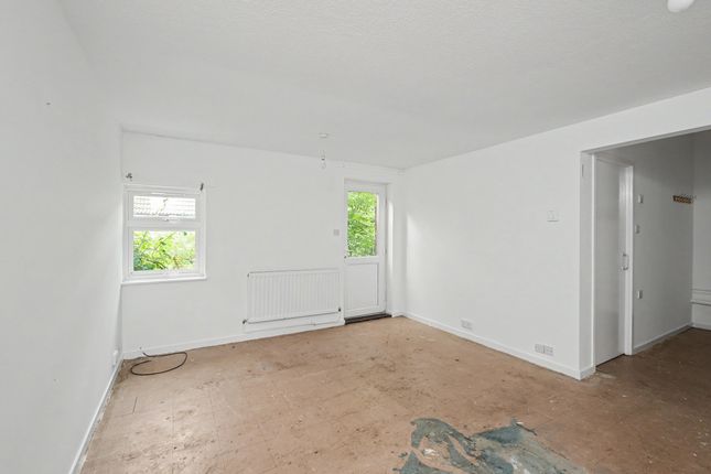 39 Arncliffe Drive, Milton Keynes photo 2