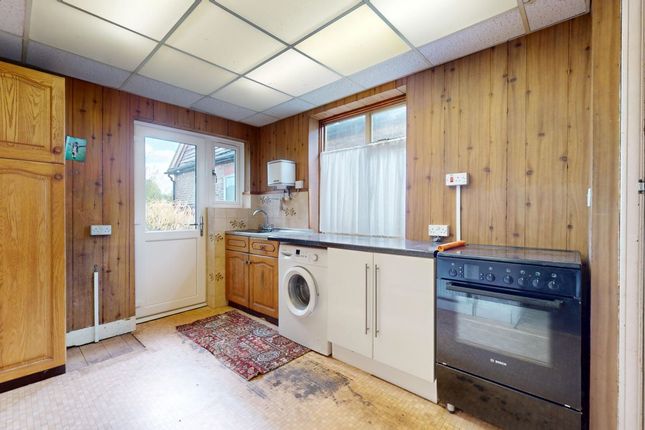 33, Hill Crescent, Hornchurch photo 3