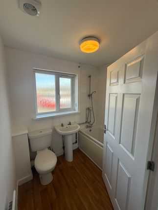 35 Wern Crescent, Neath photo 4