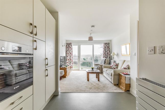 Thumbnail Flat for sale in The Orpines, Wateringbury, Maidstone