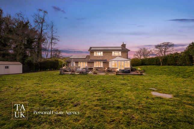 5, Furness Lodge Close, High Peak photo 2