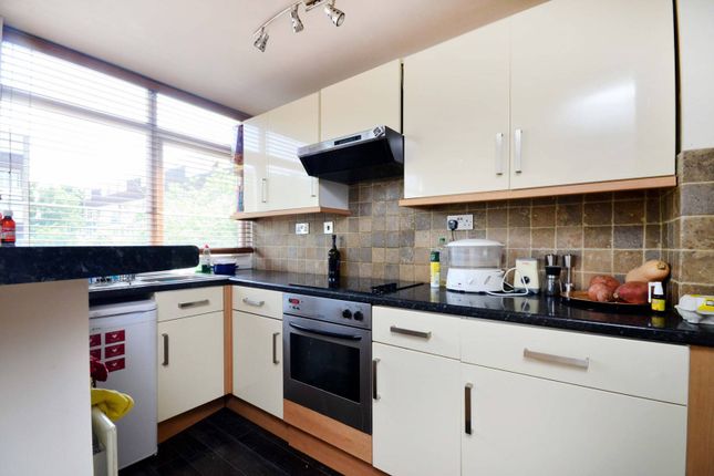 Property to rent in Hillview Court, Woking