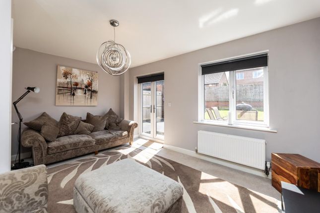194, Wheldon Road, Castleford photo 2