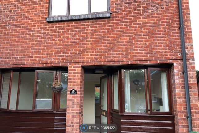 Flat to rent in Valley Park Close, Exeter