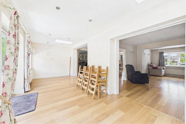 3, Anderson Crescent, Reading photo 5