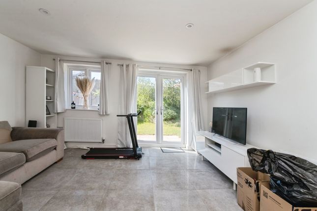 8, Hodges Close, Honiton photo 3