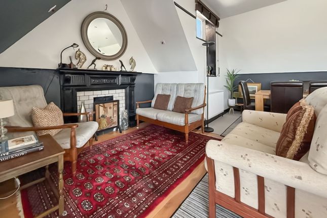 Flat 5, White Lodge, Brighton photo 3