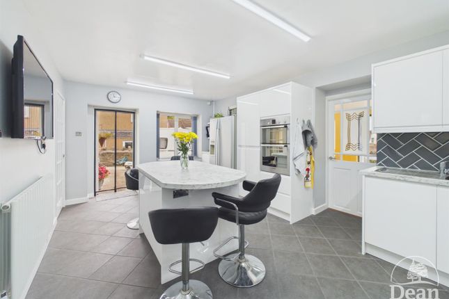 7, Bilson, Cinderford photo 2