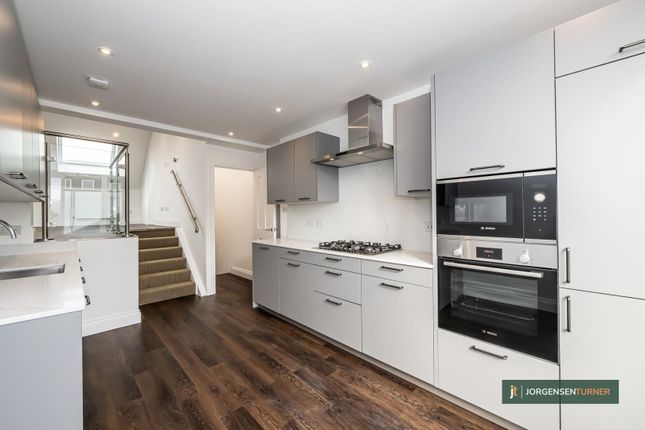 22a, Collingbourne Road, London photo 4