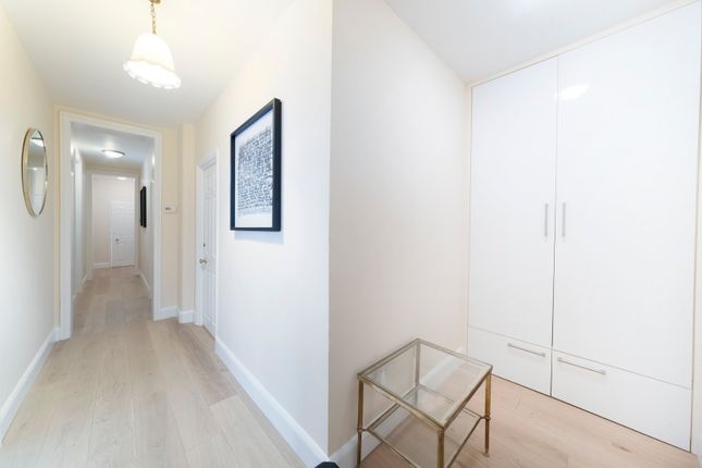 Flat for sale in Cavendish Buildings, Gilbert Street, London