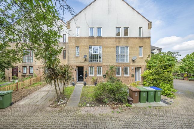 Town house for sale in Watersmeet Way, Thamesmead