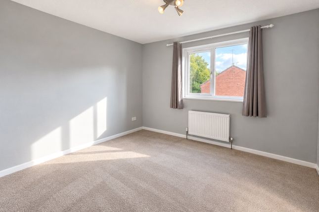 27, Cedar Close, Cornwall photo 5