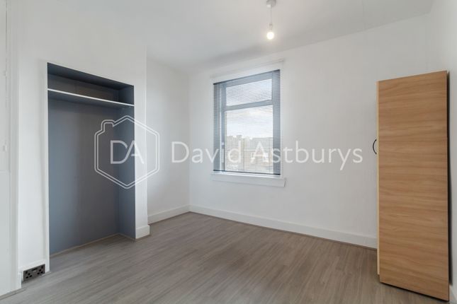 Terraced house to rent in Saxon Road, Wood Green, London