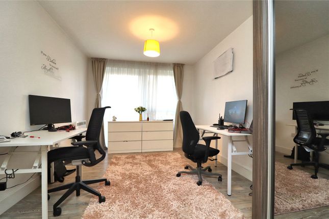 Flat for sale in Sycamore Avenue, Woking, Surrey