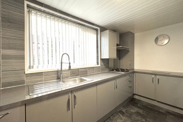 47, Kershaw Street, Droylsden photo 3