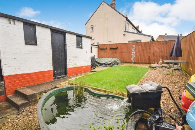 Terraced house for sale in Wood Close, Baildon, Shipley