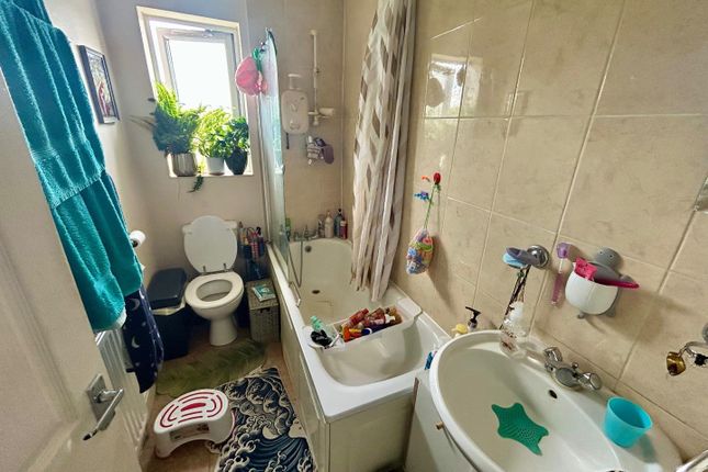 36, Buller Street, Swindon photo 5