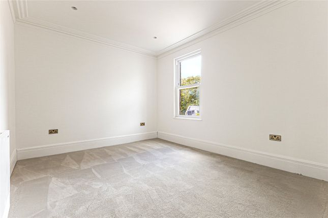 60b, Station Road, Barnet photo 5