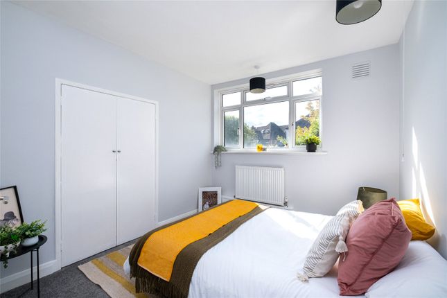 Flat 2, Woodfield Court,, Woodfield Avenue, London photo 4